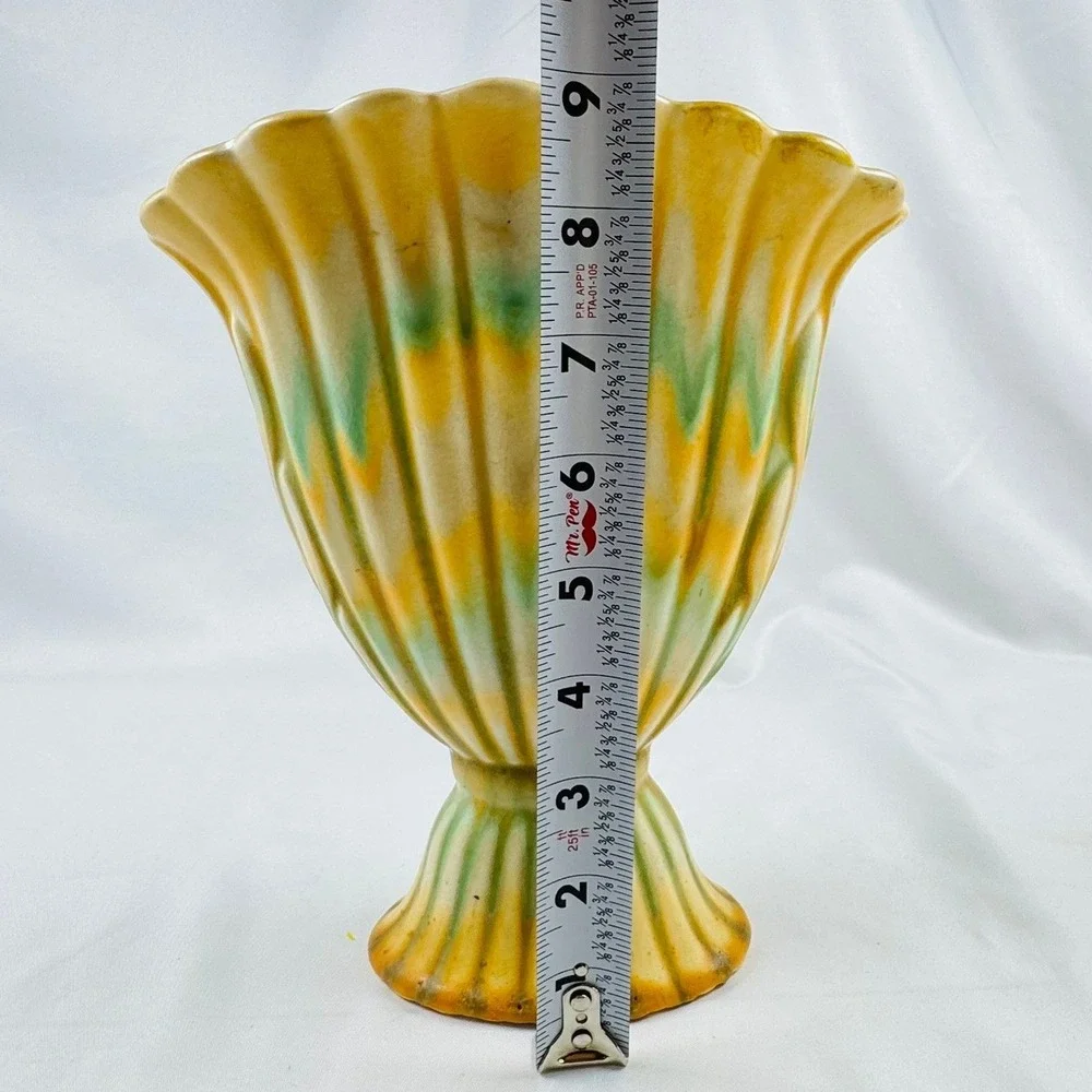 Rare VTG Beswick Pottery of England Art Deco Ribbed Fan Vase Scalloped 1940-'54